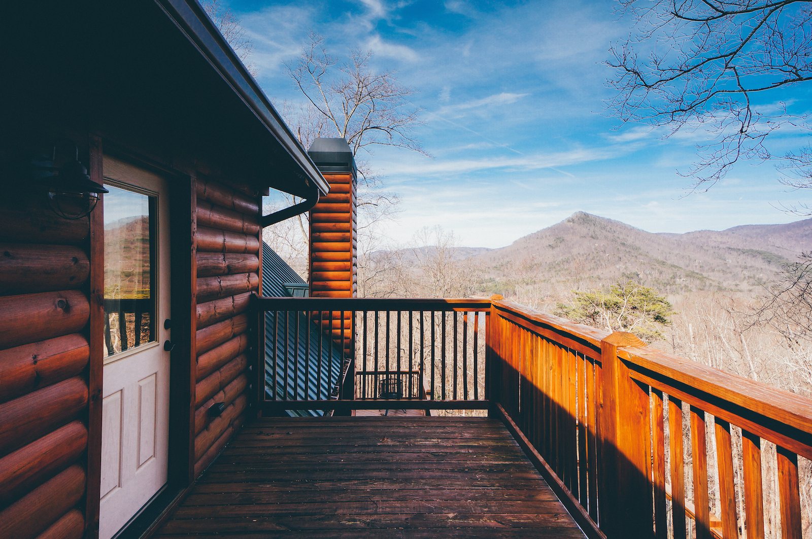 The Bent Tree Cabin living room.